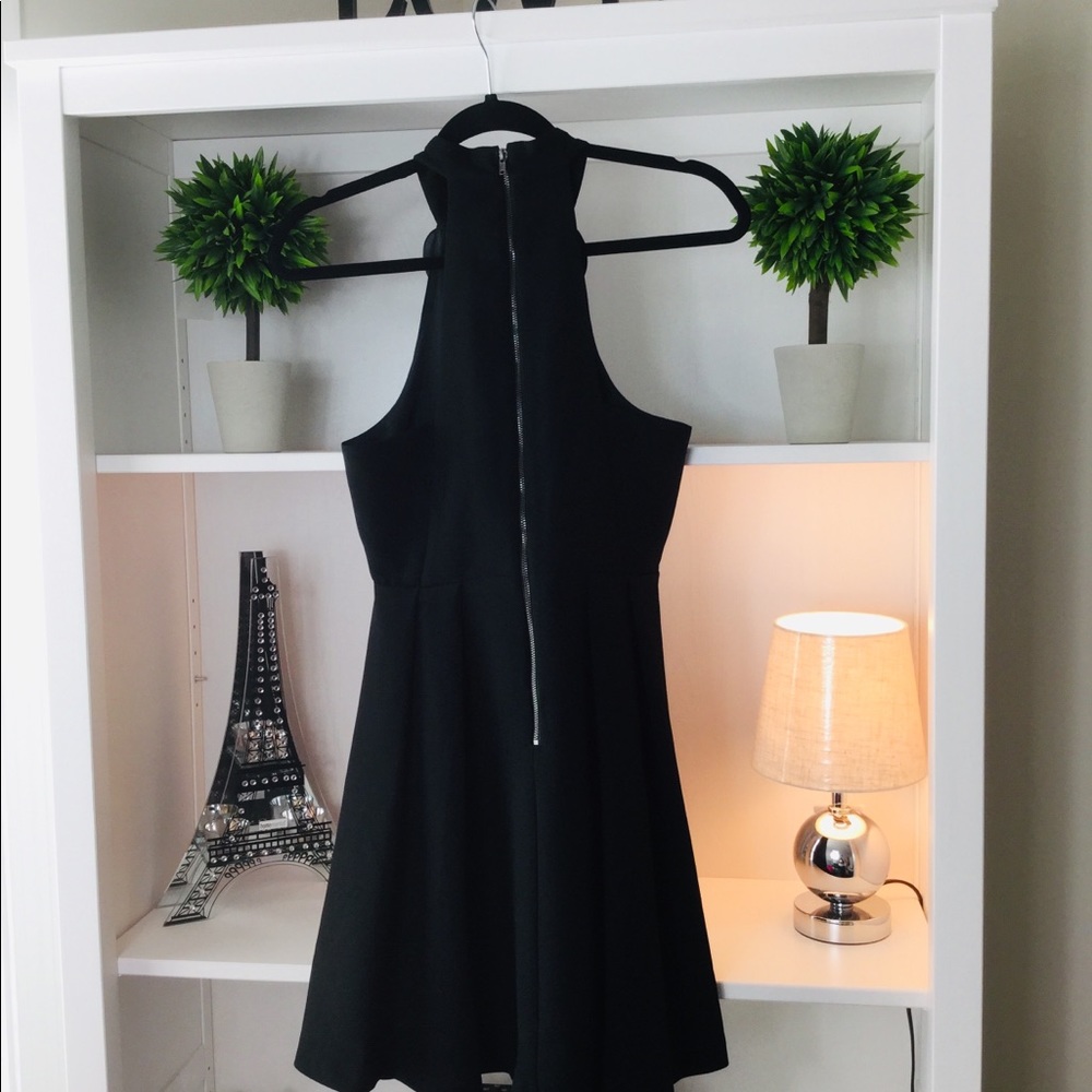 BCBGeneration, BRAND NEW Dress, W/Belly Tease - Picture 6 of 7
